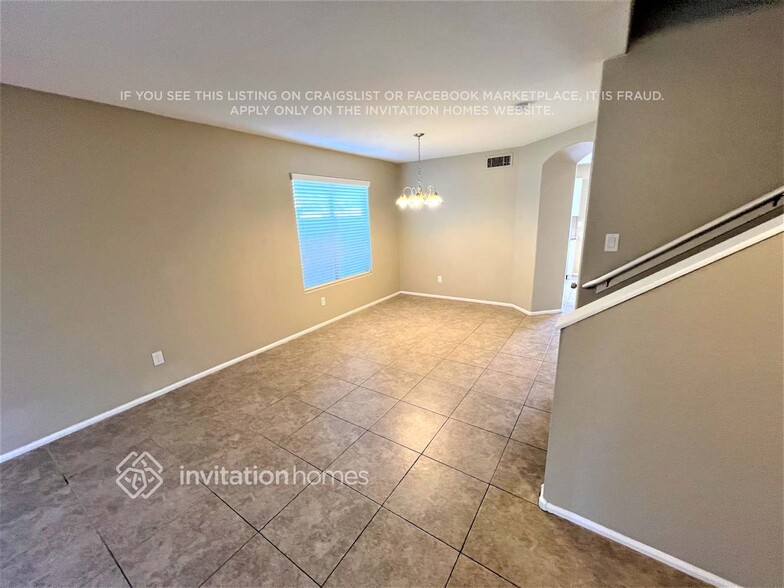 Building Photo - 12513 W Reade Ave