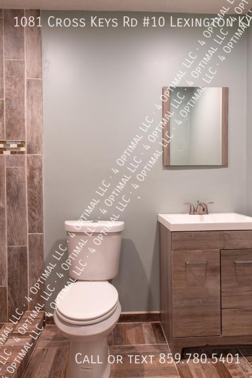 Building Photo - Carriage House, CH10