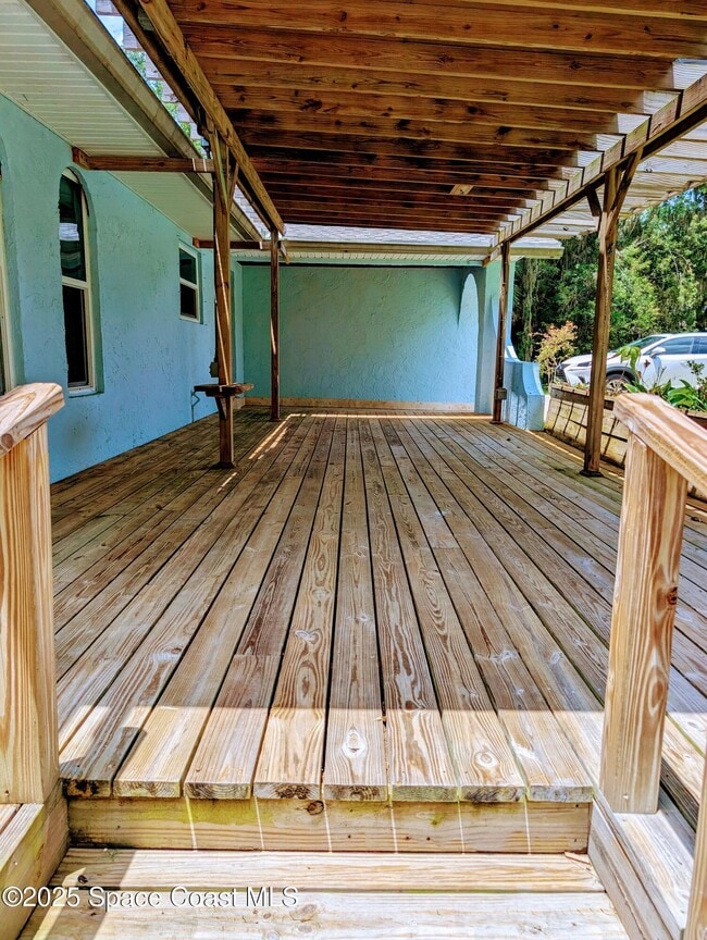 Building Photo - 1235 Pine Island Rd