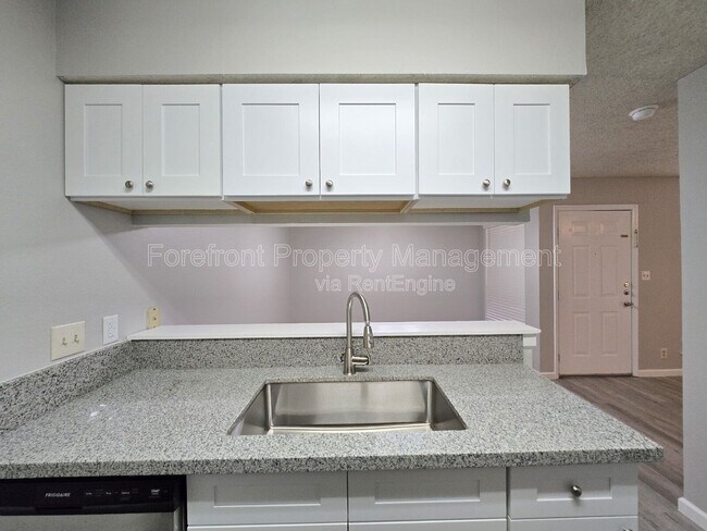 Building Photo - 5507 Roanwood