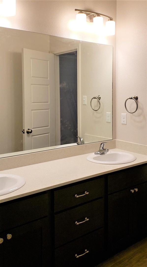 Building Photo - Cooper ISD- Luxury Duplex in Southwest Lub...