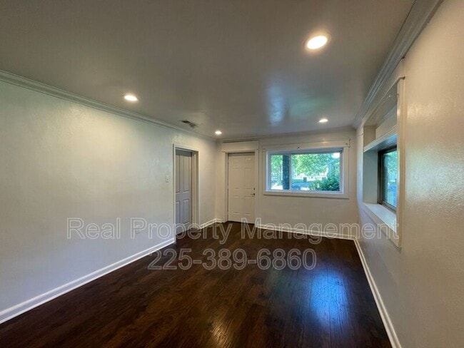 Building Photo - 9642 Lewis St