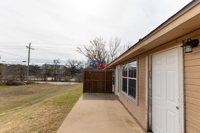 Building Photo - Charming 3-Bedroom 2-Bath Home in Glen Ros...