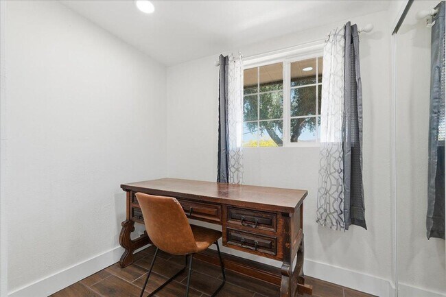 Building Photo - 38466 N Basin Rd