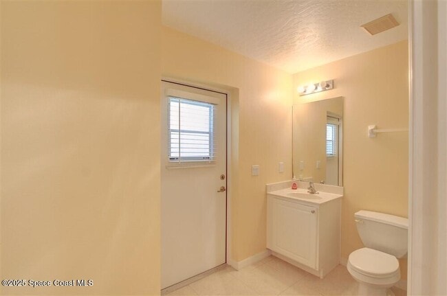 Building Photo - 467 Sauders Rd SE