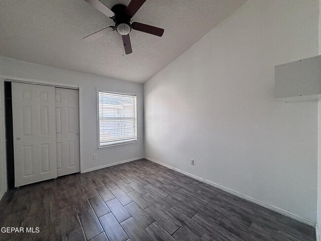 Building Photo - 403 Wisconsin Ct