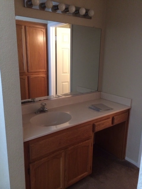 Building Photo - 384 Chestnut St