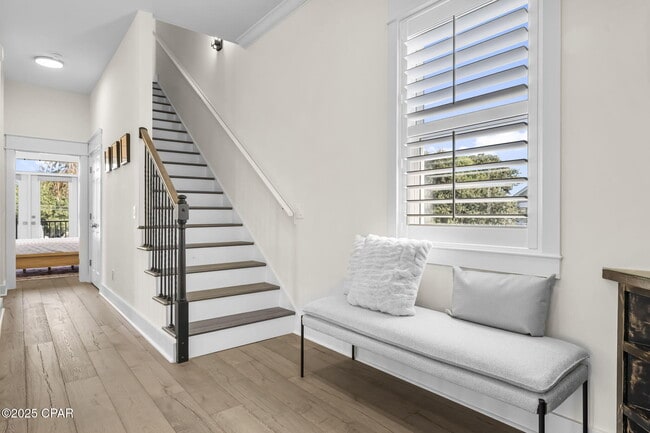 Building Photo - 407 Petrel St