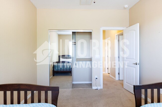 Building Photo - Beautiful Home with a POOL Service Included