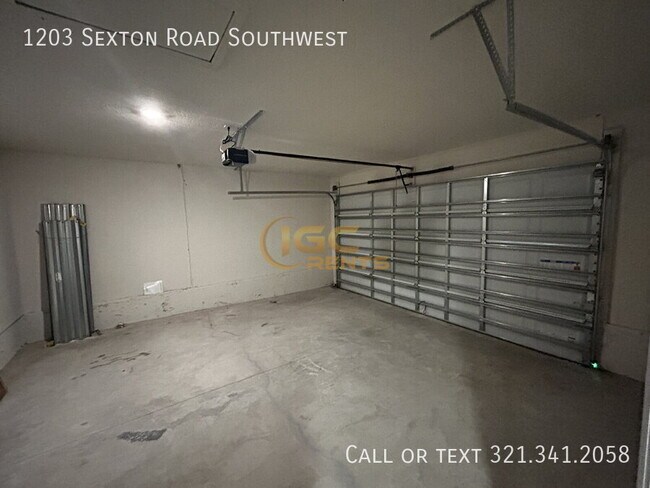 Building Photo - 1203 Sexton Rd SW