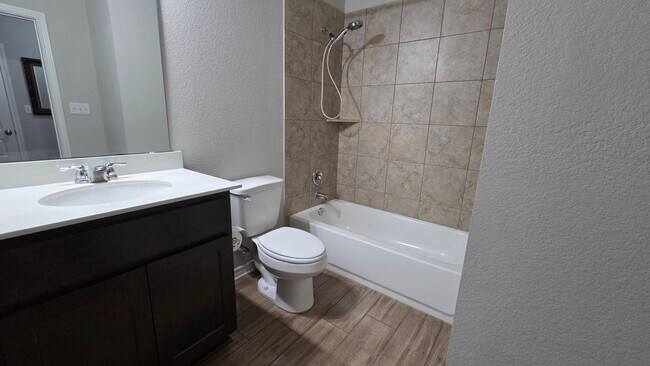 Building Photo - 232 Syrah Ct