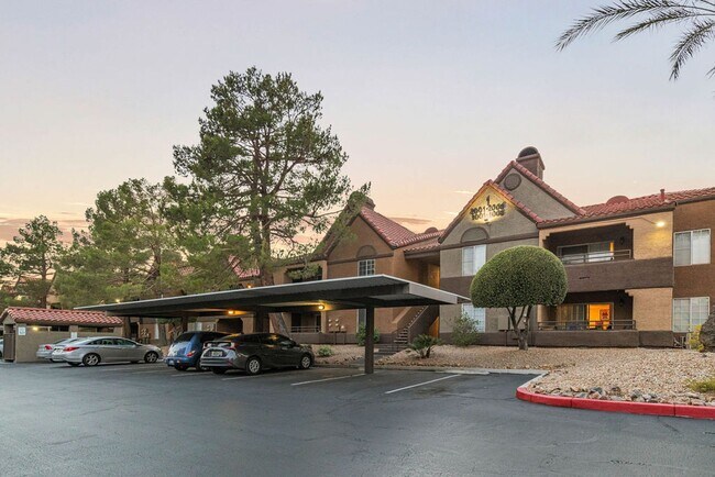 Building Photo - Gorgeous Renovated Condo in Guard Gated Neighborhood