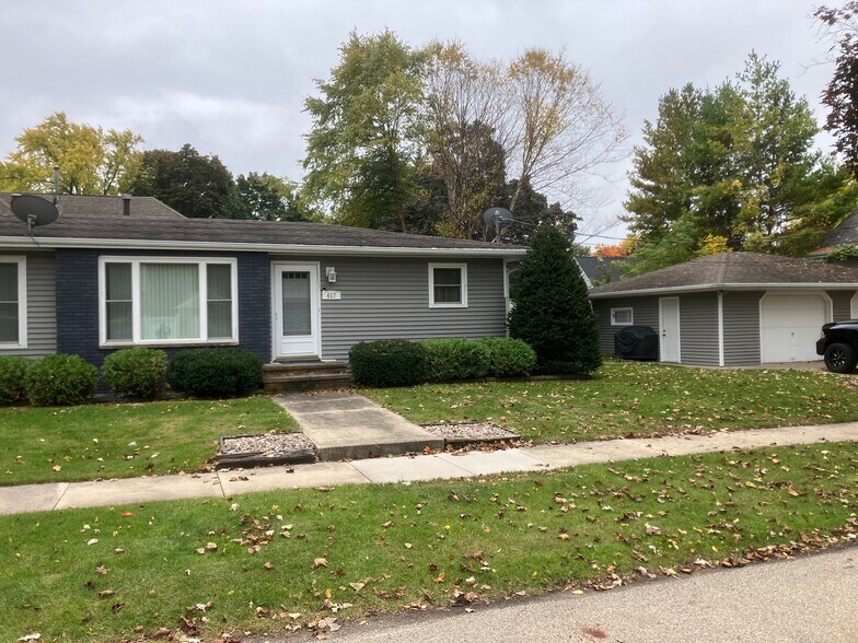 Primary Photo - 617 Sterling Ave