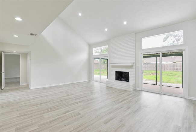Building Photo - 122 S Diamondhead Blvd