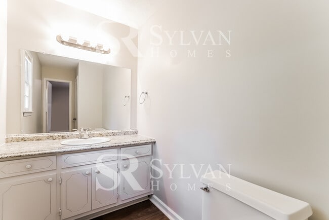 Building Photo - 4820 Oak Grove Dr