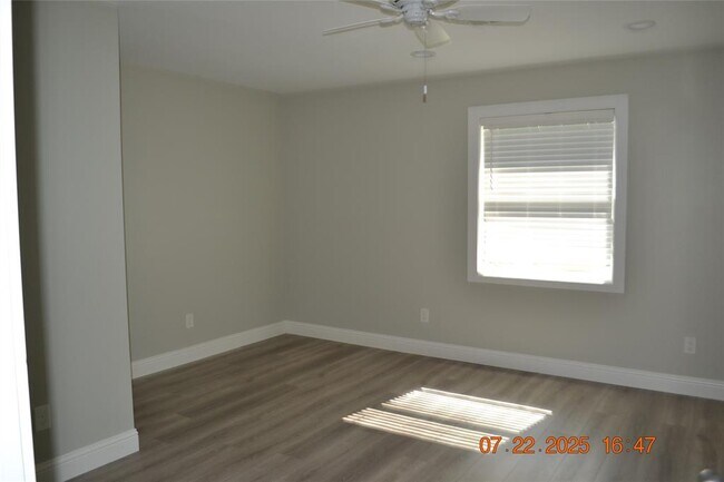 Building Photo - 14923 Perthshire Rd
