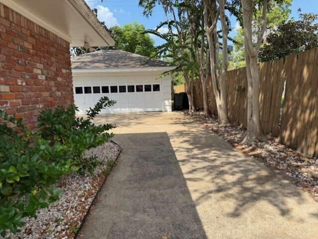 Building Photo - 1826 Chimney Rock Rd