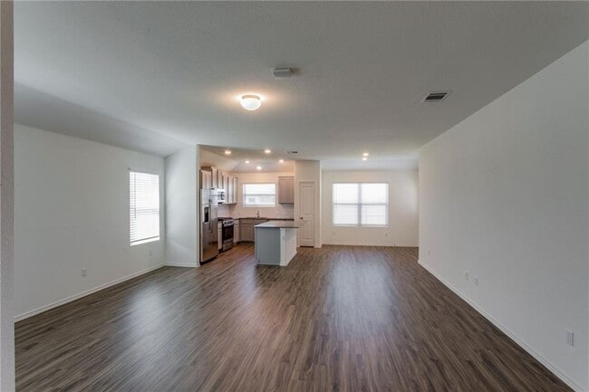 Building Photo - 6412 Laurencia Pl
