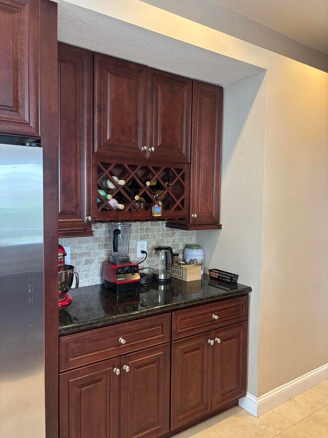 Building Photo - 9308 Lake Serena Dr