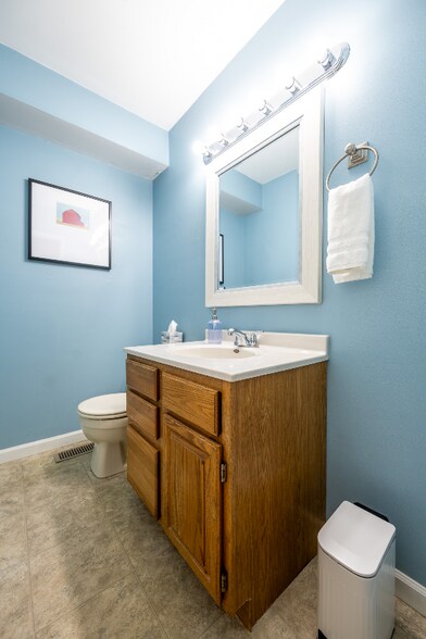 Building Photo - 1310 S Woodlawn Ave