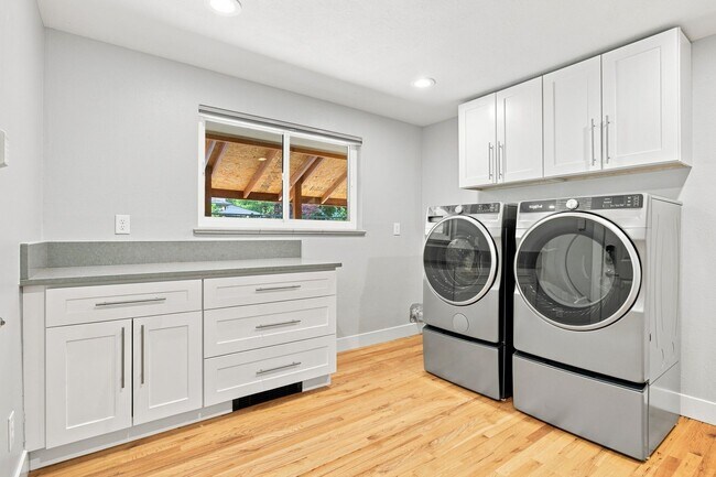 Building Photo - Charming 3-Bedroom Home in Lakewood, CO