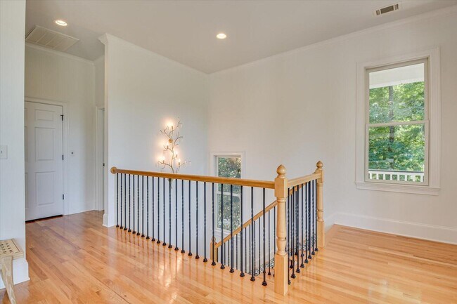 Building Photo - 501 John Fox's Run