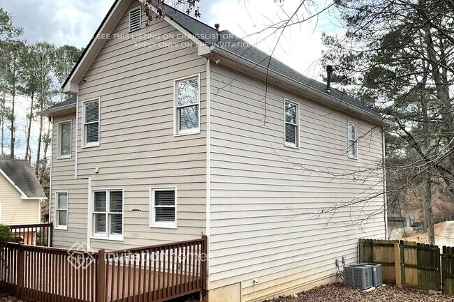 Building Photo - 1405 Silver Fox Run