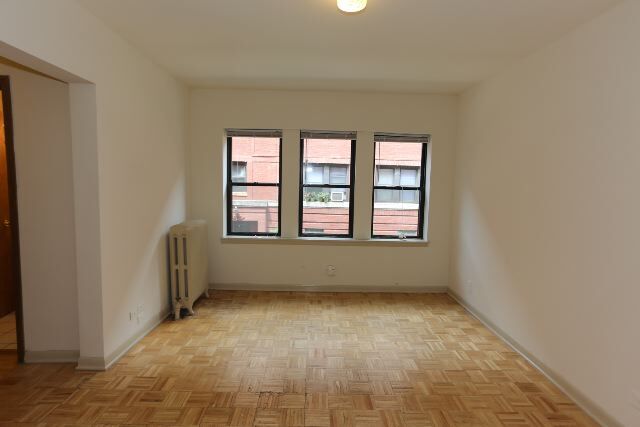 Building Photo - 5740 N Winthrop Ave