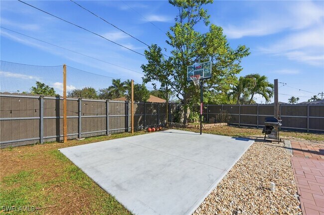 Building Photo - 4044 Country Club Blvd