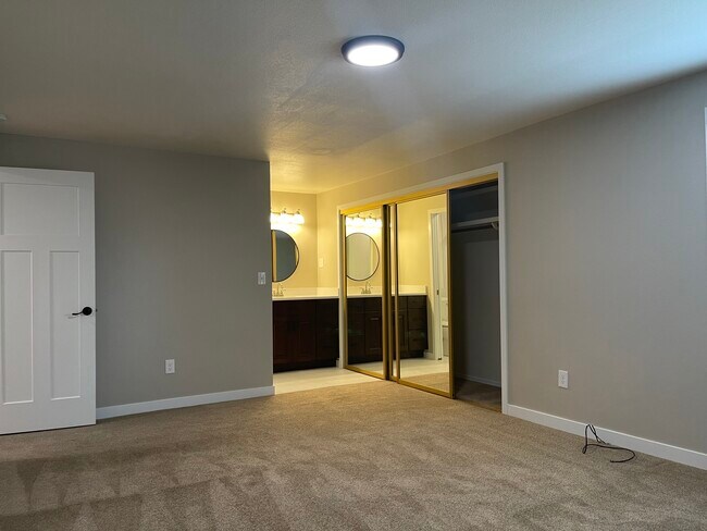 Building Photo - 4579 N Wisteria Pl