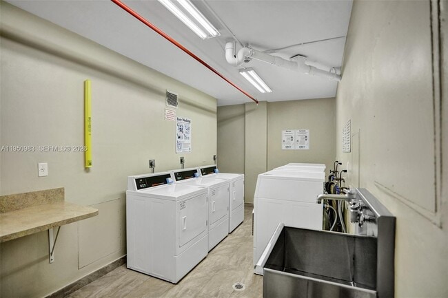 Building Photo - 2501 S Ocean Dr