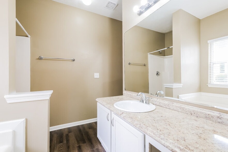 Building Photo - 336 Springhaven Rd