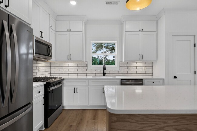 Building Photo - 165 Cripps Ln