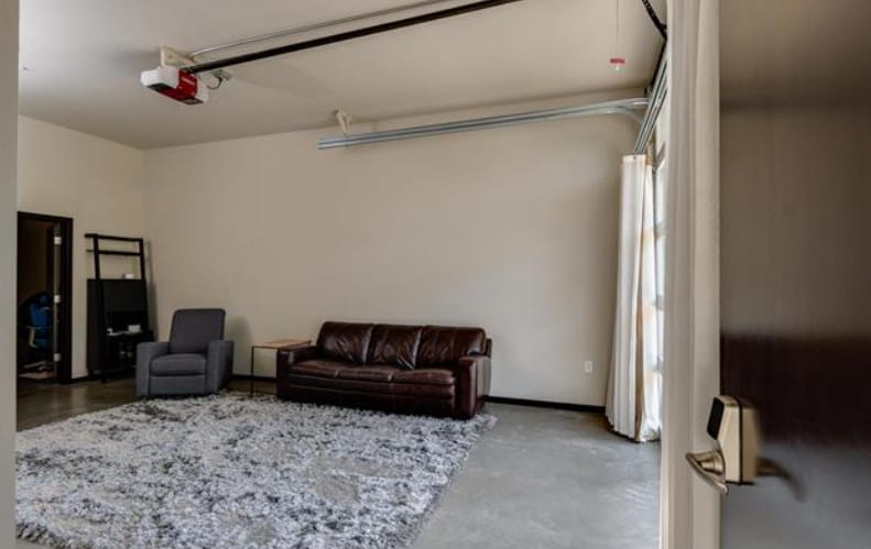 Building Photo - 803 E Mifflin St