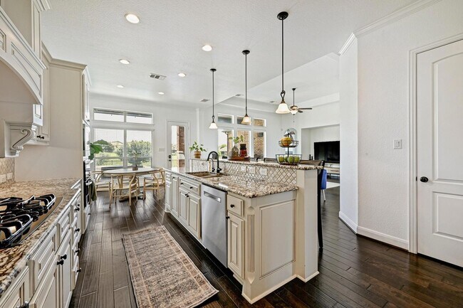 Building Photo - 4303 Woodledge Pl