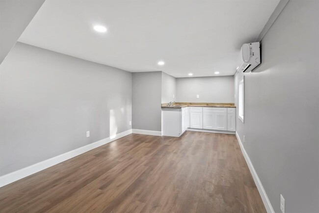 Building Photo - 107 Harvey Ave