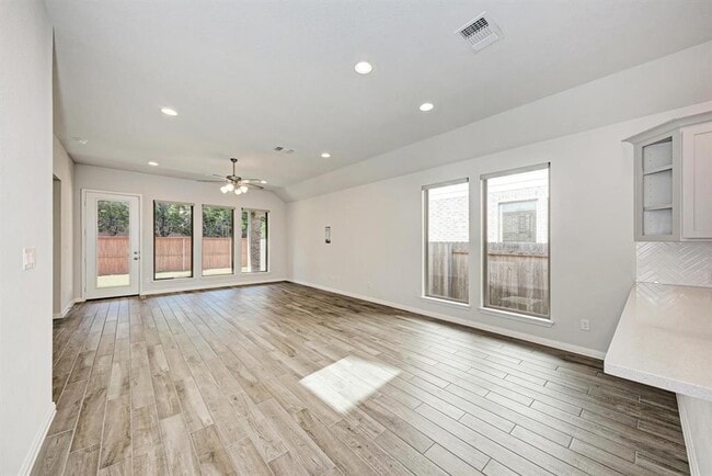 Building Photo - 133 Bauer Lp