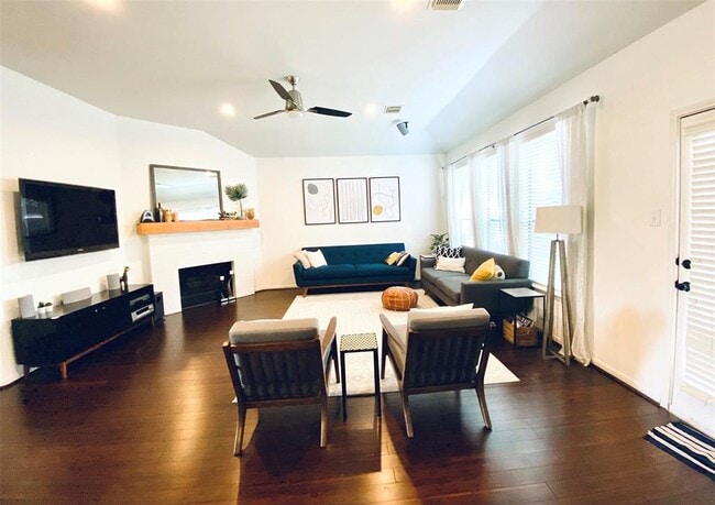 Building Photo - 16803 Bay Ledge Ct