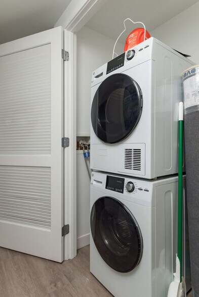 Building Photo - 425 Massachusetts Ave