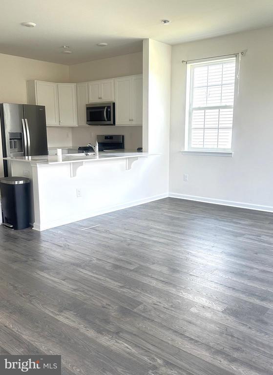 Building Photo - 121 Mazzeo Dr