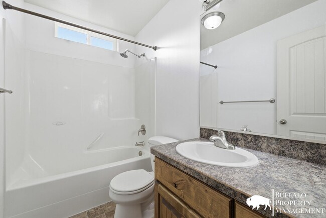 Building Photo - Charming 4-Bedroom Home for Rent in Ammon, ID!