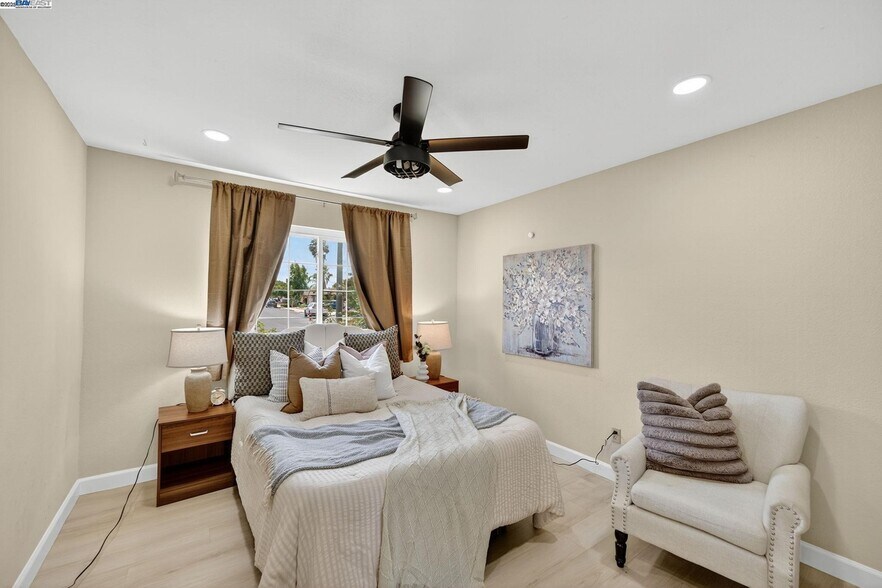 Building Photo - 1810 Peary Way