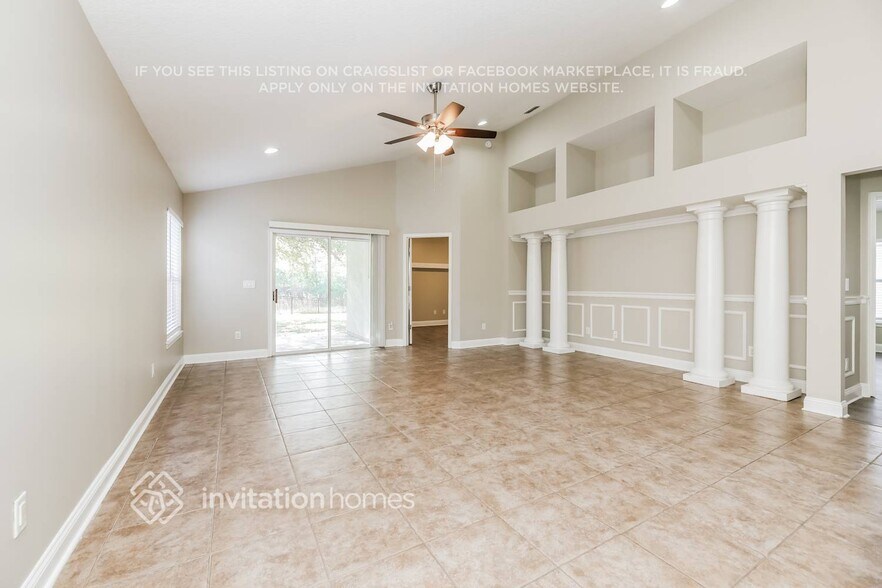 Building Photo - 14857 Falling Waters Dr