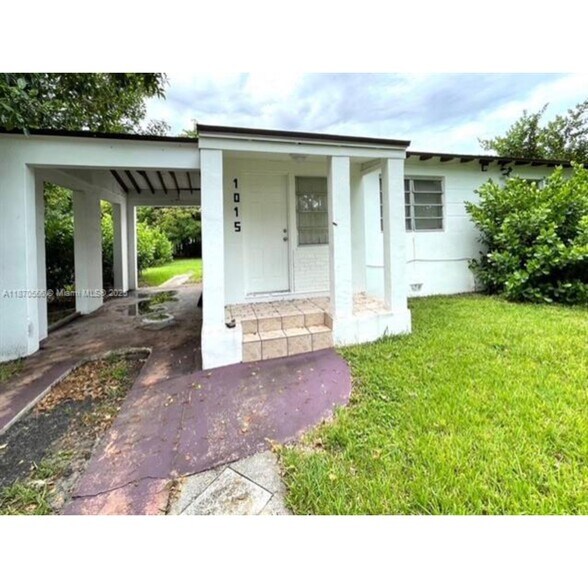 Primary Photo - 1015 NW 42nd St
