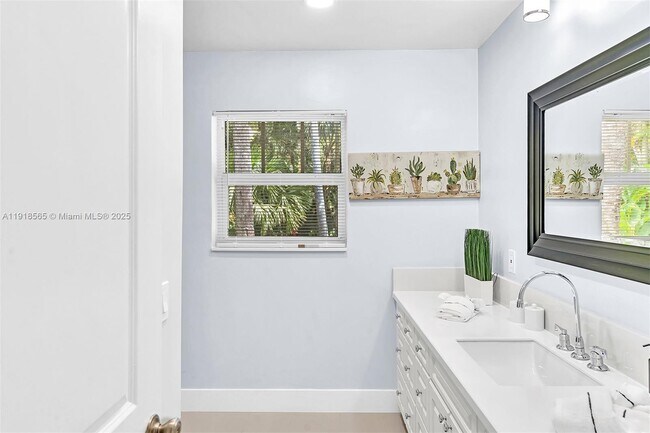 Building Photo - 2191 SW 27th Ln