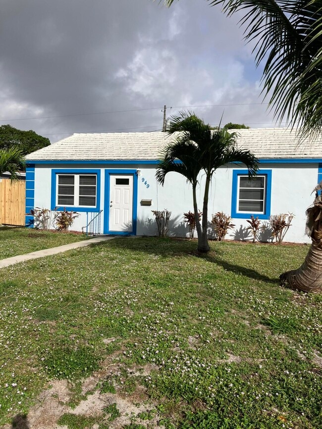 Building Photo - 949 30th St