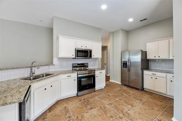 Building Photo - 10905 Fawn Valley Dr