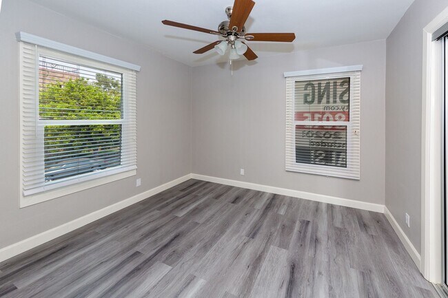 Building Photo - Fully Renovated 1 bedroom Apartment! 1/2 o...