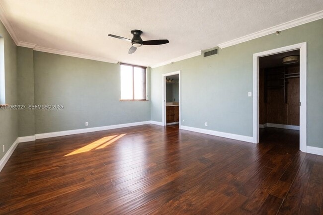 Building Photo - 2300 NE 33rd Ave