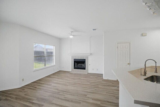Building Photo - 2808 Kestrel Dr